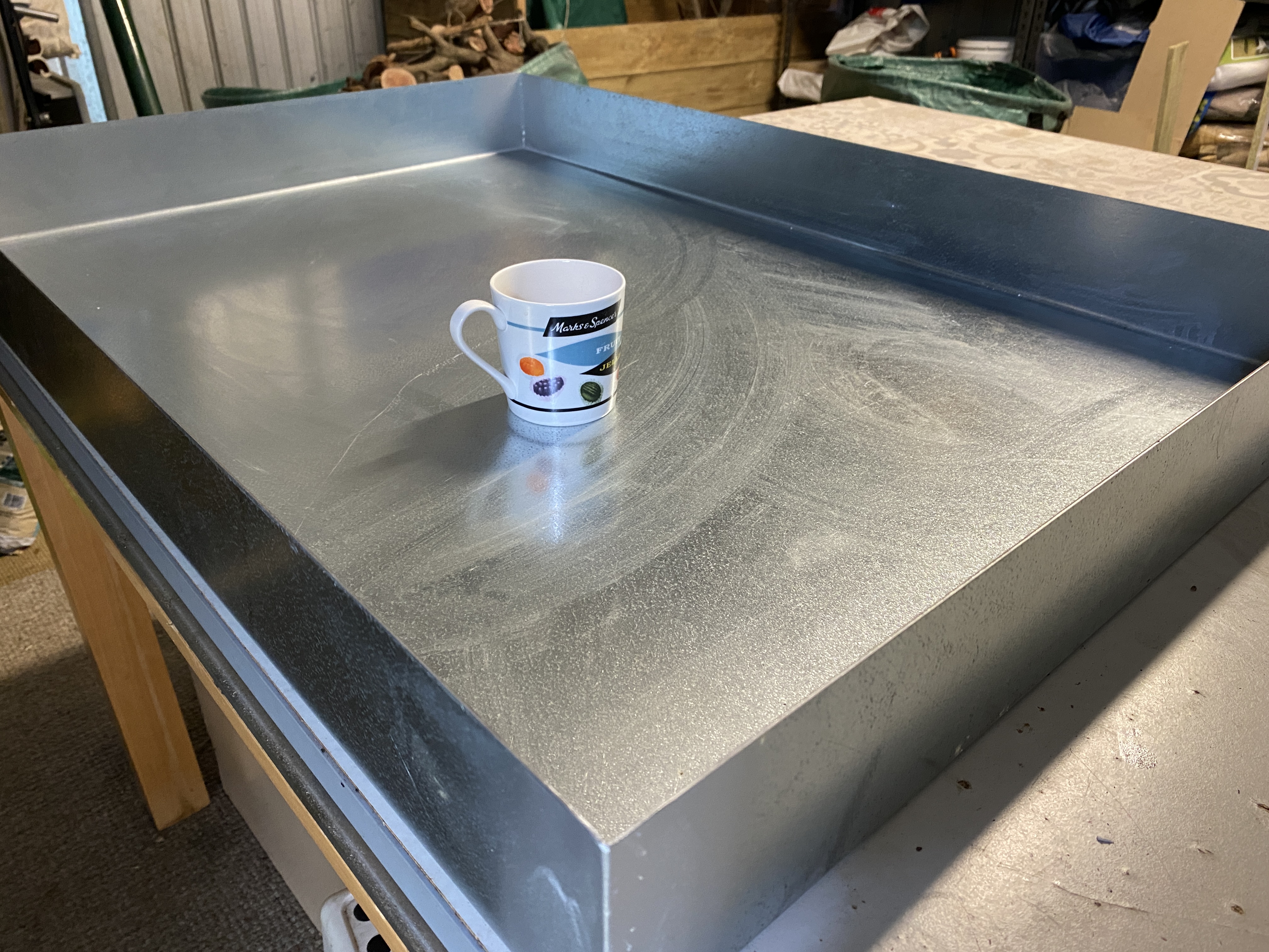 A professional Marbling tray